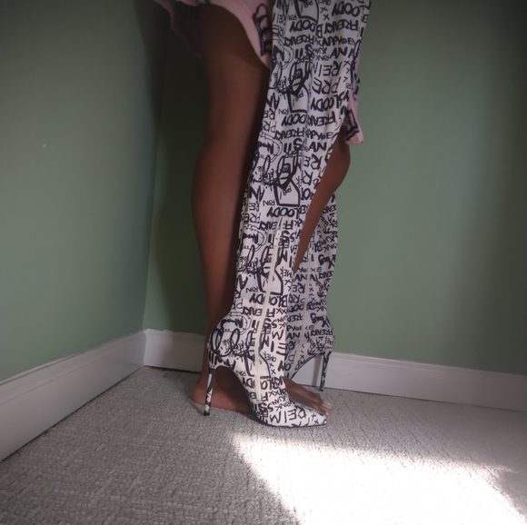 Women's Gisele white graffiti Liliana knee boots - Picture 2 of 13